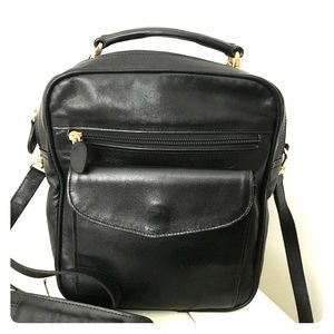 Unisex leather travel purse